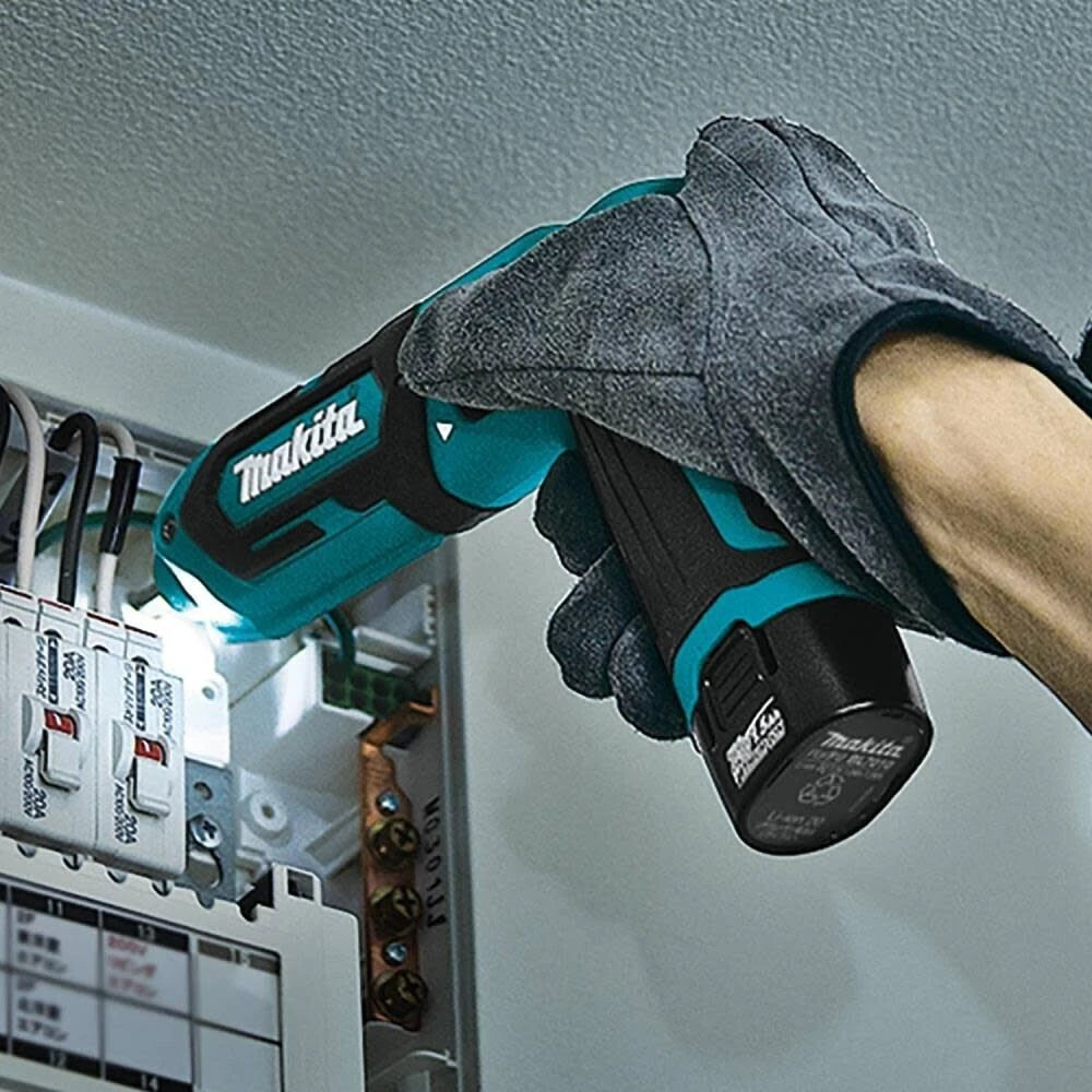 NEW Makita 7.2V Lithium-Ion Cordless 1/4inch Hex Impact Driver Kit