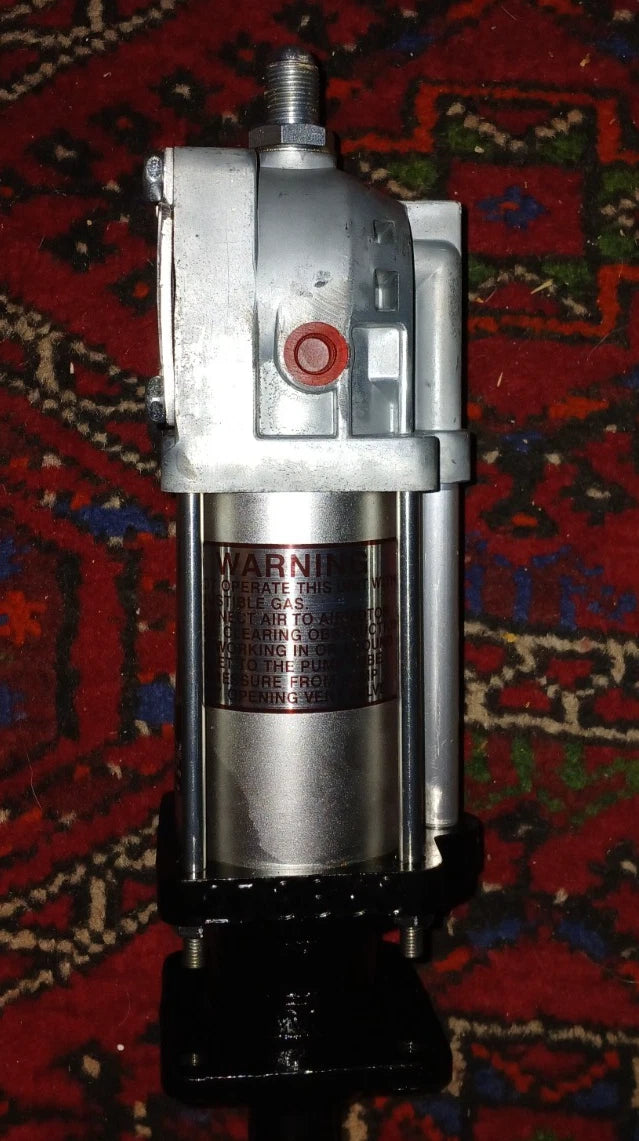 Lincoln Industrial Series 20 Grease Pump - Model 082050
