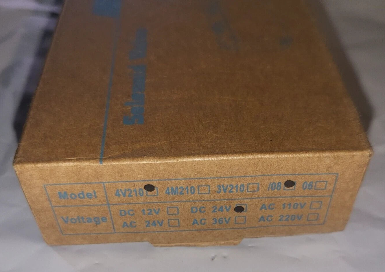 Pneumatic Electric Solenoid Air Valve 4V210-08 - 24V DC - 1/4"