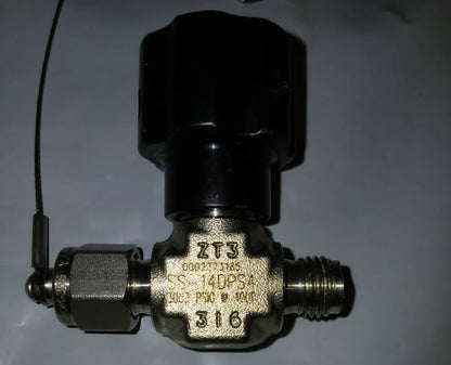 Swagelok Double-Ended Sample Cylinder DOT-3E 1800 psig 304L-HDF4-150