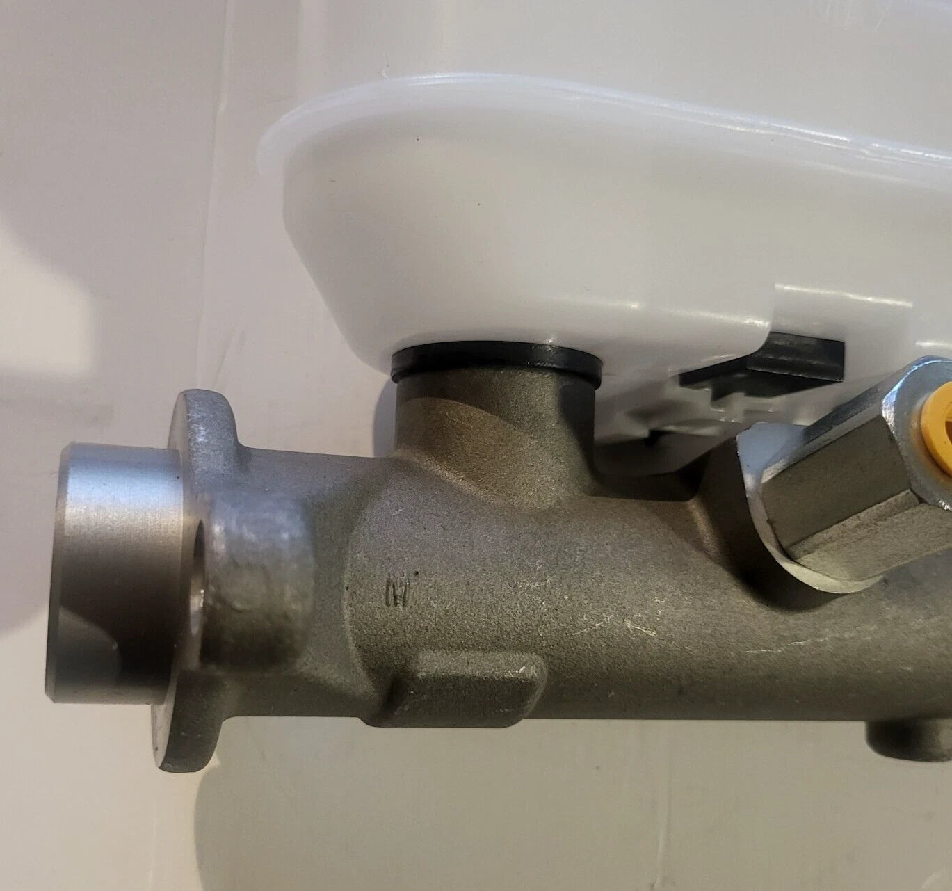 NEW Generic Brake Master Cylinder Number DP02F * Free Shipping *