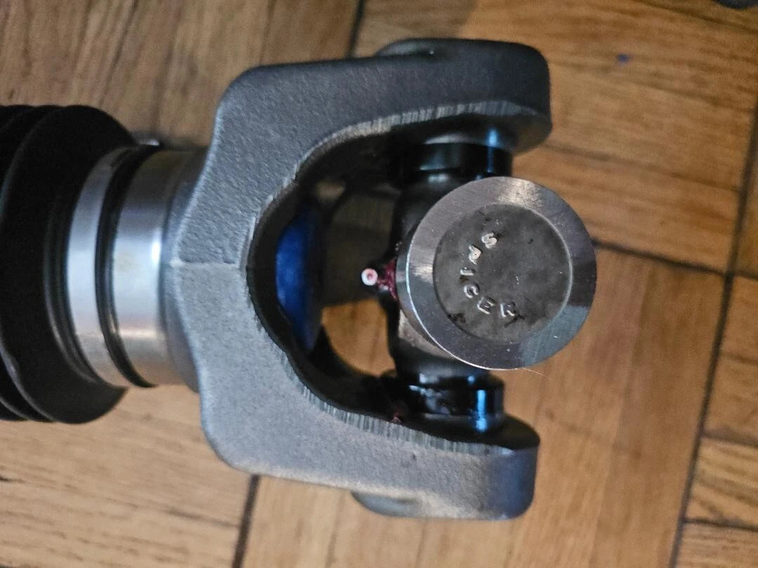 GENUINE SPICER C90-3-19 REAR DRIVE SHAFT SLIP YOKE MT1-7