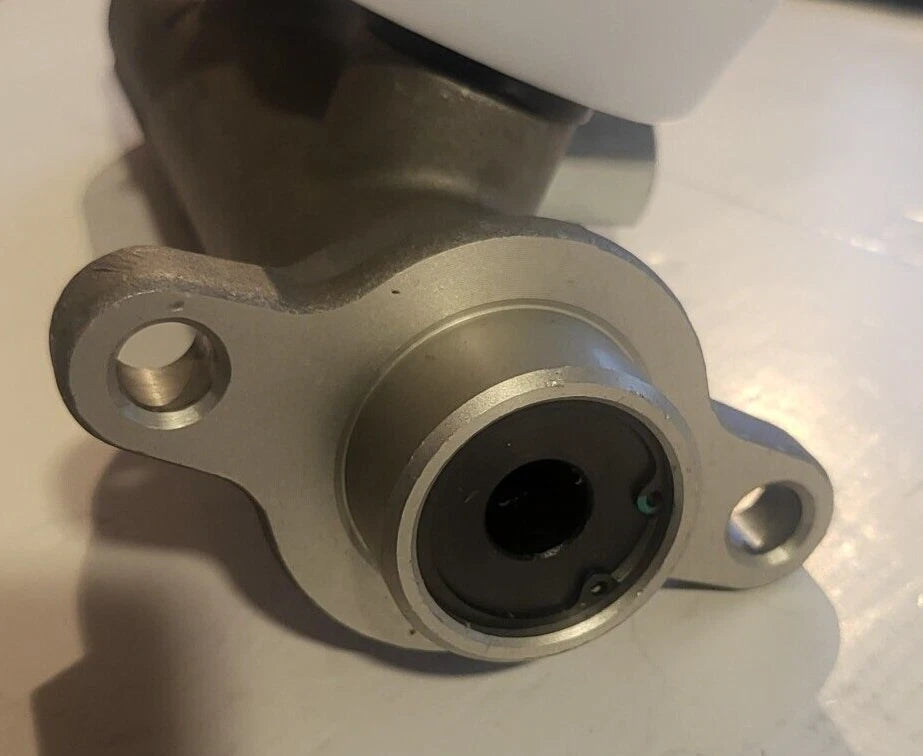 NEW Generic Brake Master Cylinder Number DP02F * Free Shipping *